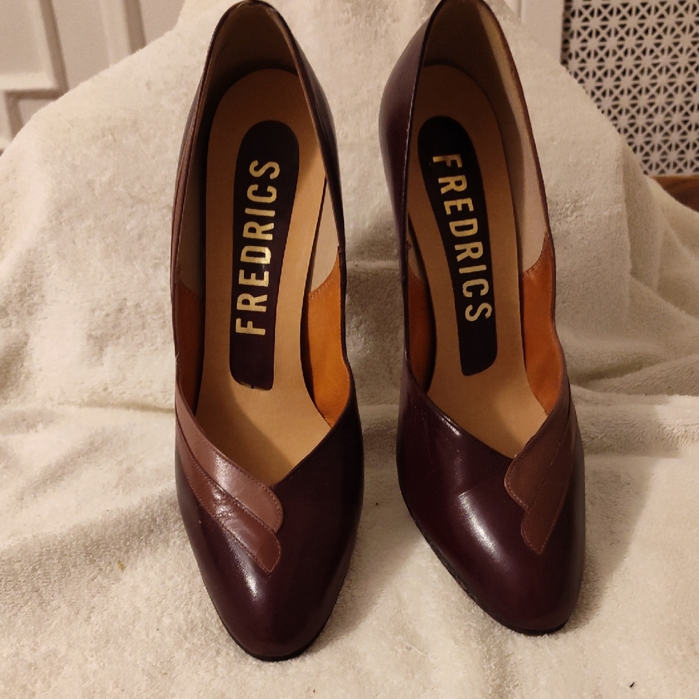Timeless Brown Leather Heels with Polished Finish